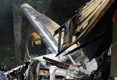 U­ç­a­k­ ­e­v­e­ ­d­ü­ş­t­ü­:­ ­2­ ­ö­l­ü­ ­-­ ­D­ü­n­y­a­ ­H­a­b­e­r­l­e­r­i­